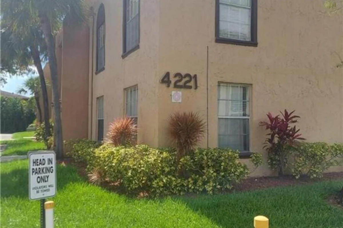 4221 NW 19th St NW #296, Lauderhill: photo 1 of 7