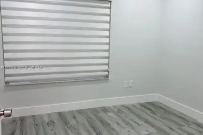 10311 SW 134th Ave, Miami: photo 1 of 14