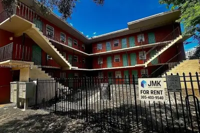3669 Thomas Ave #7, Miami: photo 1 of 7