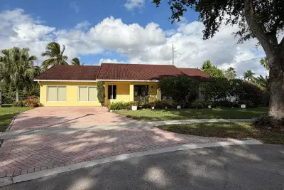 8619 SW 51st St, Cooper City: photo 1 of 14