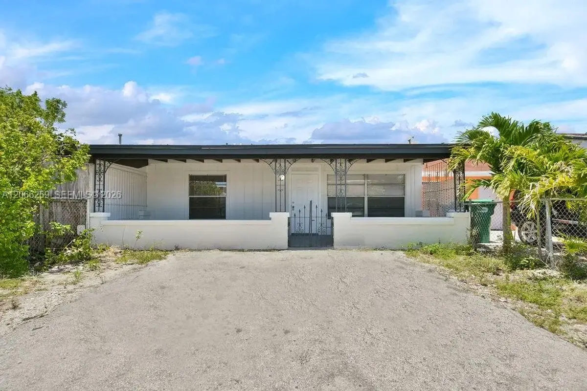 18947 NW 45th Ave #1, Miami Gardens: photo 1 of 25