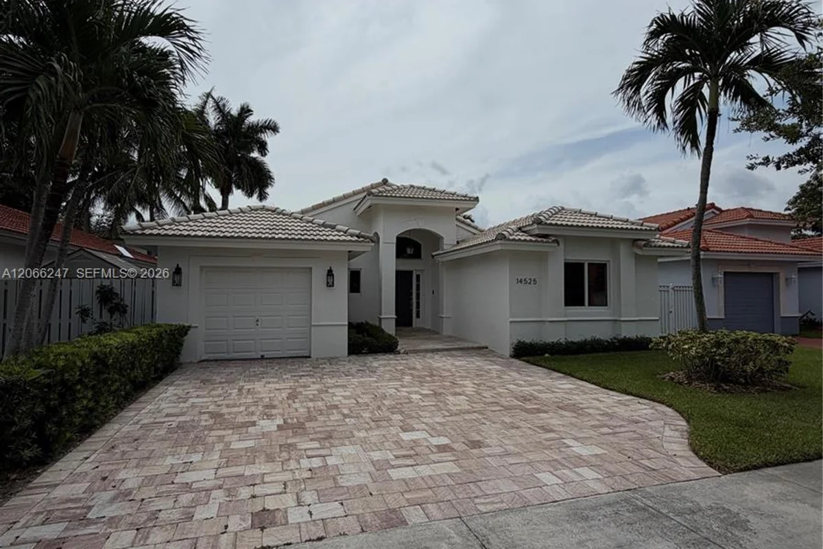 14525 NW 88 Ave, Miami Lakes: photo 1 of 39
