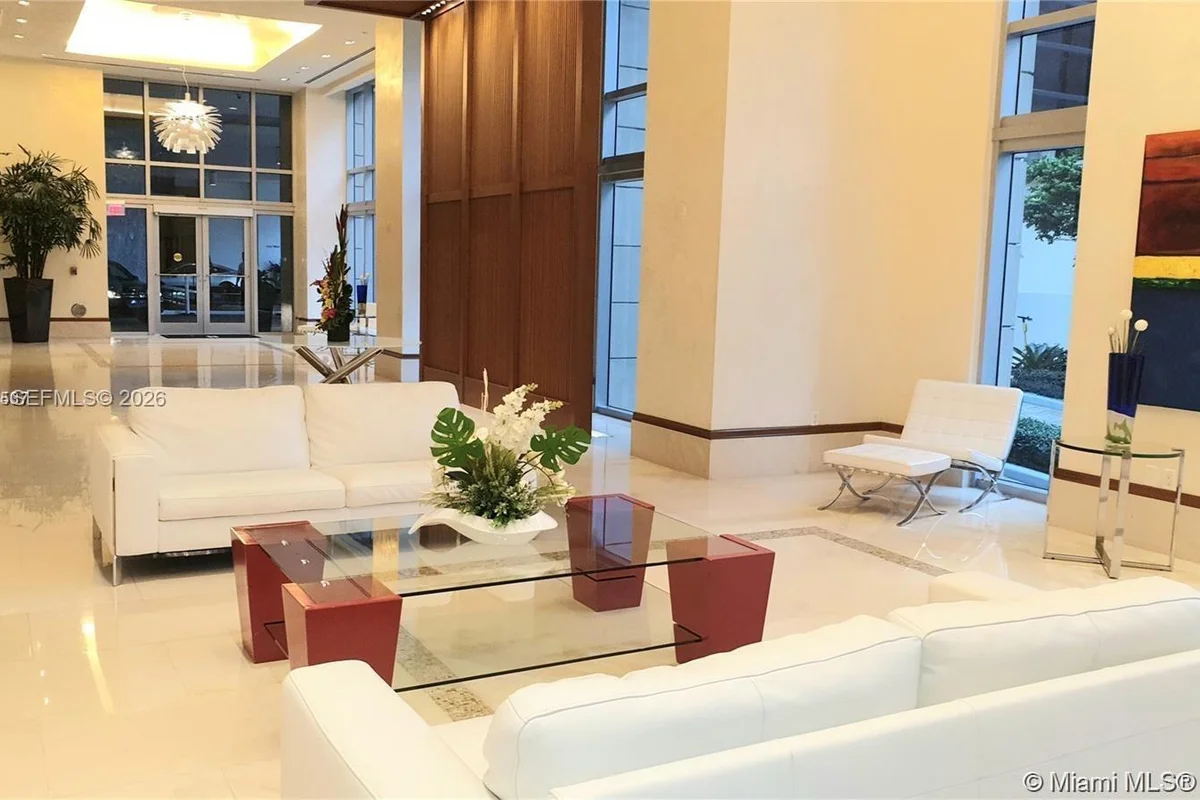 1050 Brickell Ave #2322, Miami: photo 1 of 12