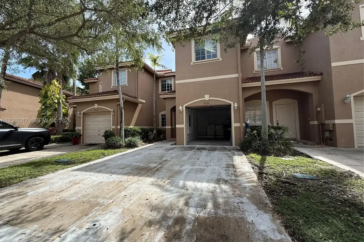 8564 SW 214th Way, Cutler Bay: photo 1 of 30
