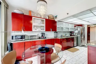 210 174th St #409, Sunny Isles Beach: photo 1 of 8