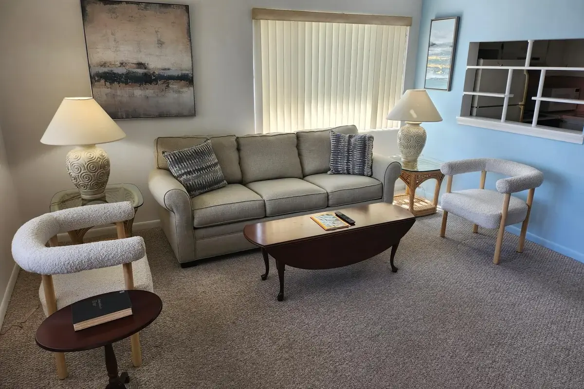 3322 Cynthia Ln #208, Palm Springs: photo 1 of 31