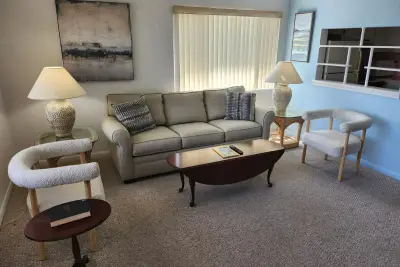 3322 Cynthia Ln #208, Palm Springs: photo 1 of 31