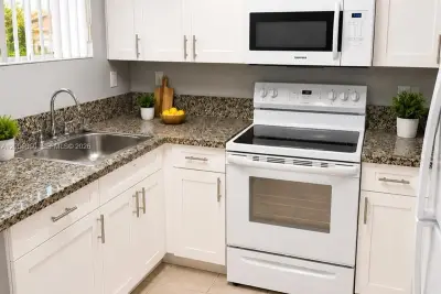 14951 SW 82nd Ln #17-502, Miami: photo 1 of 13