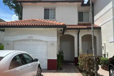 3680 NW 29th Ct, Lauderdale Lakes: photo 1 of 2
