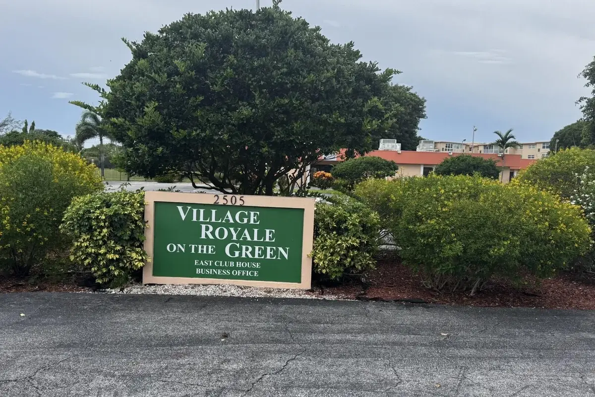 2601 NE 3rd St #206, Boynton Beach: photo 1 of 3