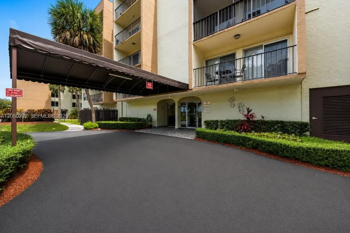 14250 SW 62nd St #521, Miami: photo 1 of 22
