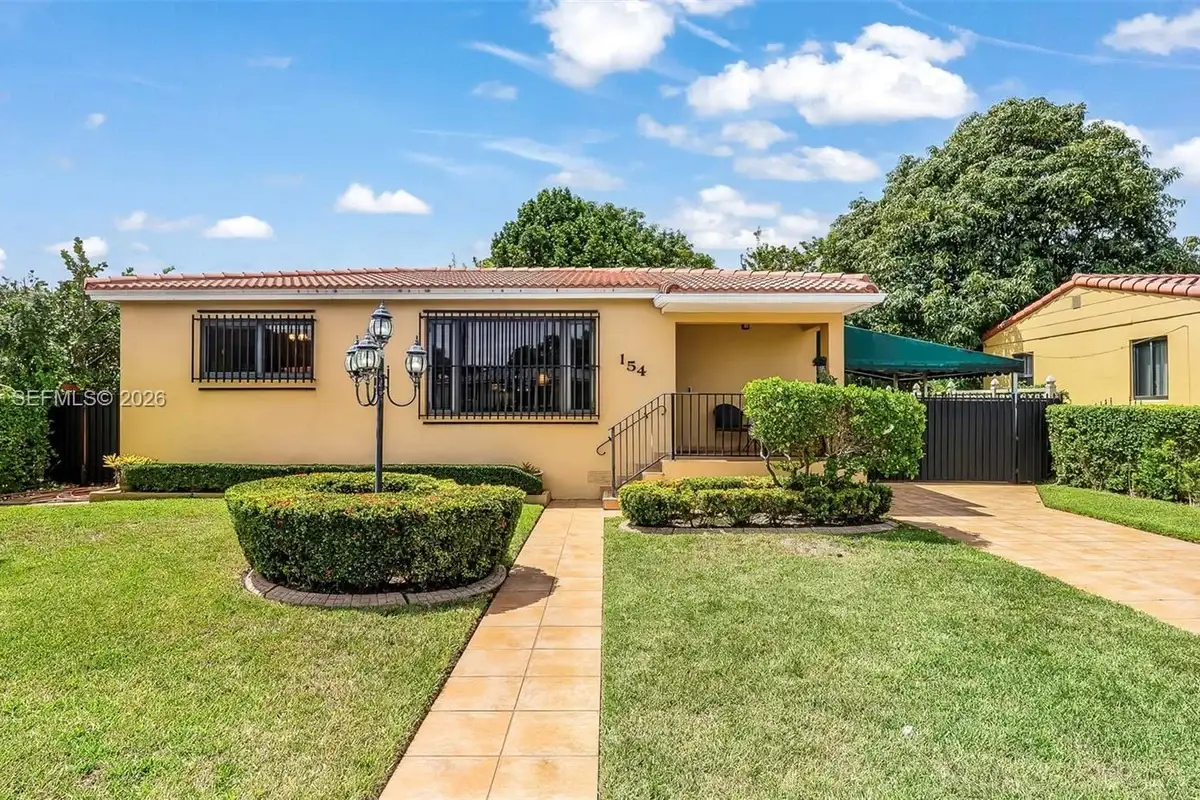 154 W 59th St, Hialeah: photo 1 of 40