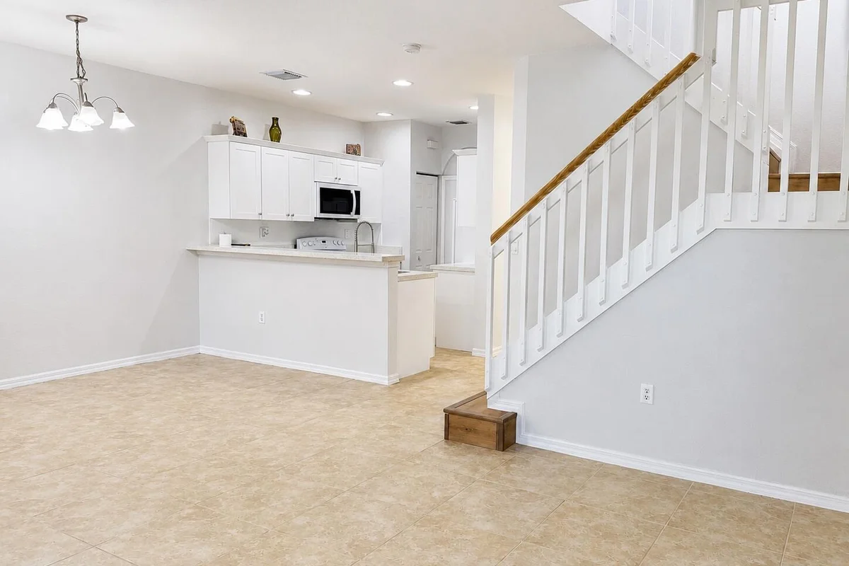 6007 SW 19th St, North Lauderdale: photo 1 of 14