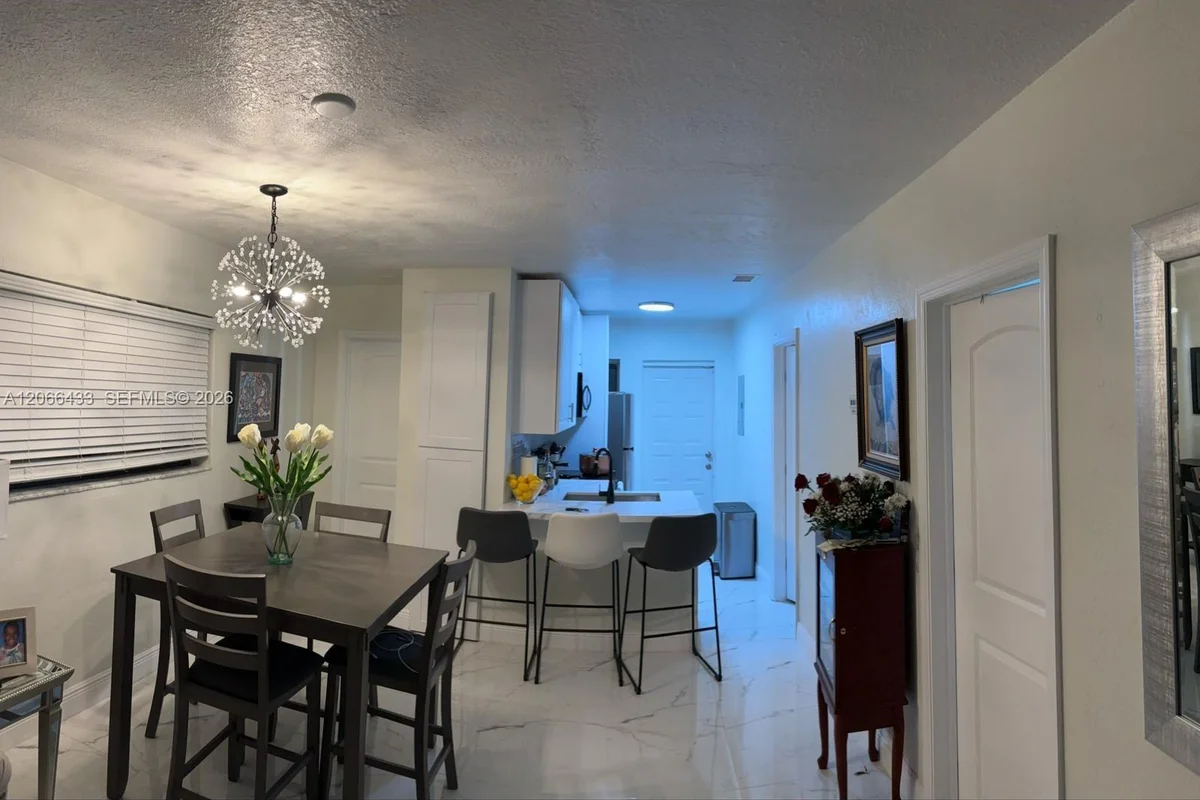 400 N 60th Way #A, Hollywood: photo 1 of 18