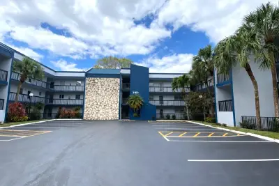 3160 Holiday Springs Blvd #7-311, Margate: photo 1 of 39