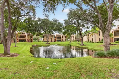 6421 Pumpkin Seed Cir #217, Boca Raton: photo 1 of 46