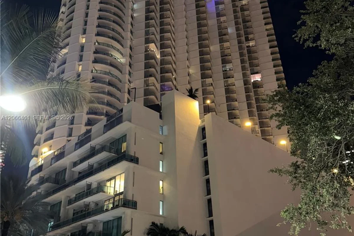 350 S Miami Ave #304, Miami: photo 1 of 18