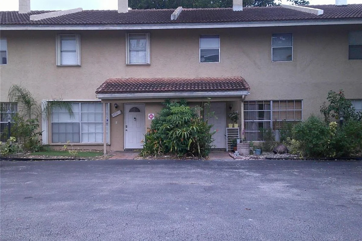 4291 Coral Springs Dr #3E, Coral Springs: photo 1 of 15