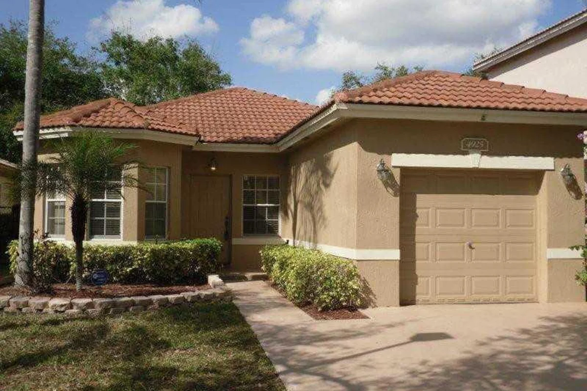4925 Egret Ct, Coconut Creek: photo 1 of 15