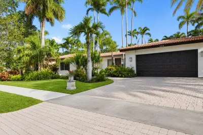 2010 NE 59th Pl, Fort Lauderdale: photo 1 of 20