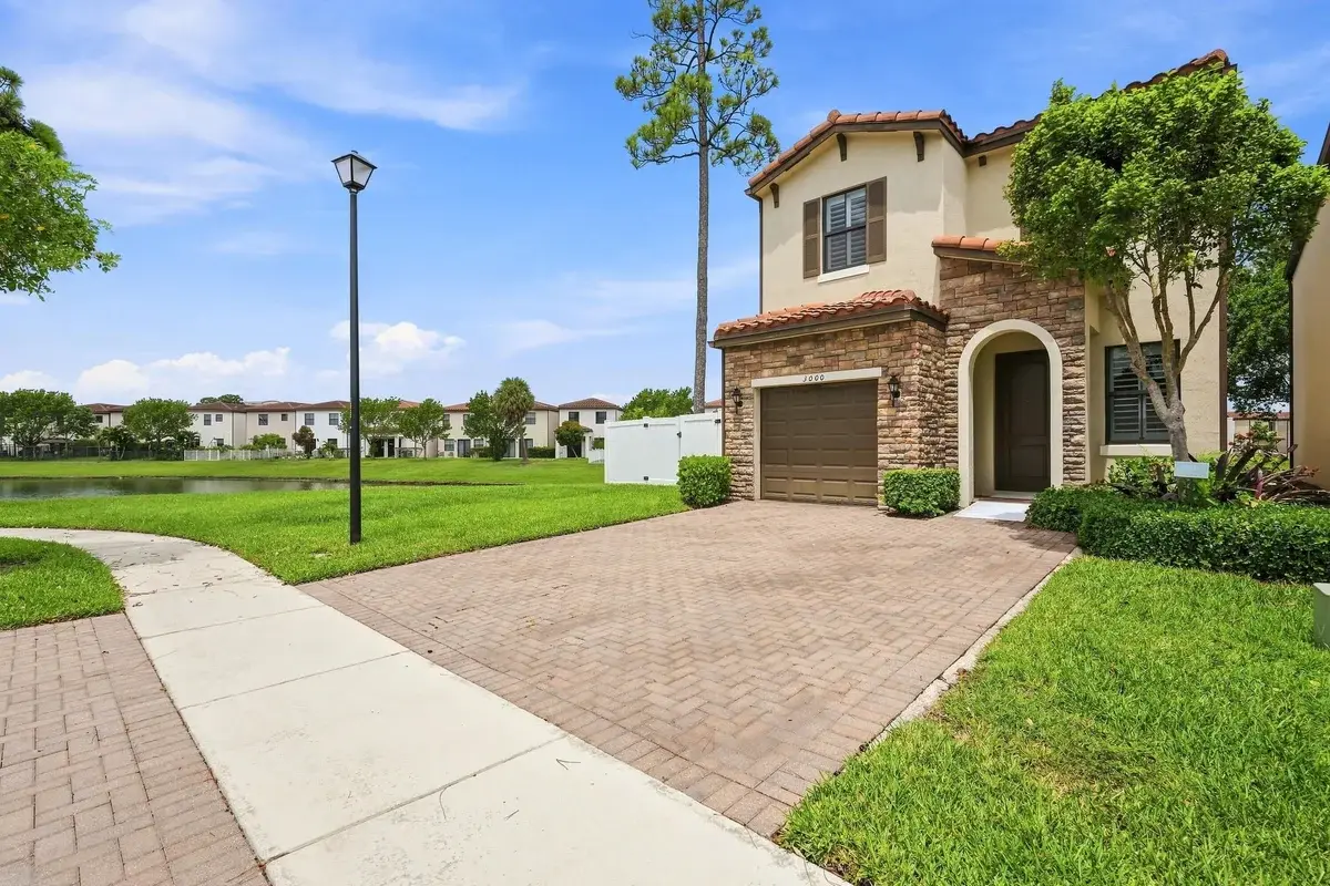 3000 King Palm Way, Riviera Beach: photo 1 of 48