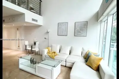 41 SE 5th St #414, Miami: photo 1 of 28