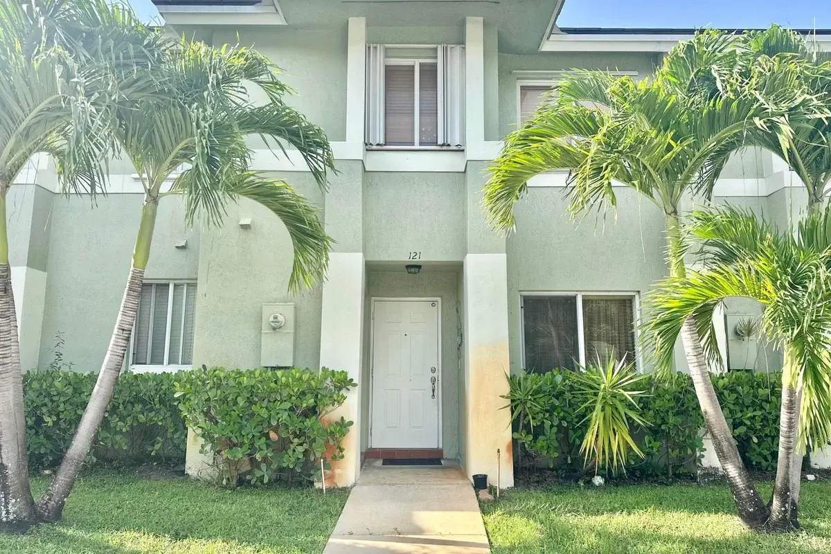 121 Hidden Ct Rd #11-C, Hollywood: photo 1 of 8