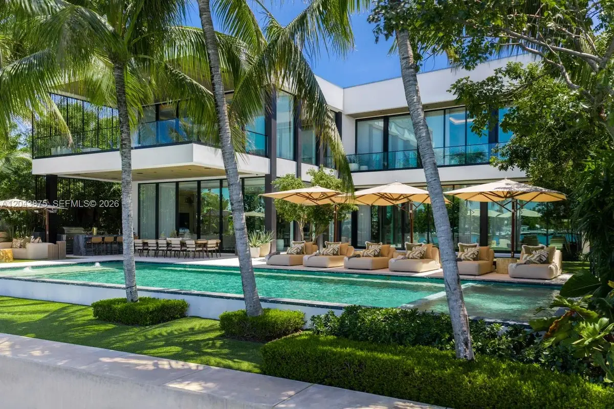 58 La Gorce Cir, Miami Beach: photo 1 of 50