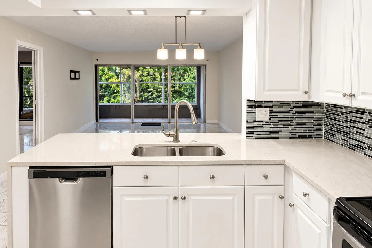 8301 Sands Point Blvd #S306, Tamarac: photo 1 of 10