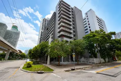 104 SW 9th St #1403, Miami: photo 1 of 27