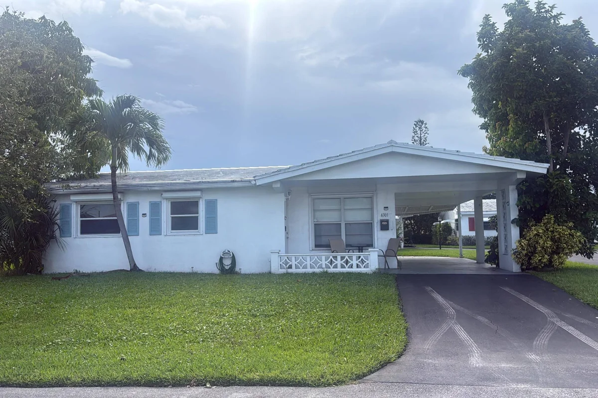 4301 NW 1st Ter, Deerfield Beach: photo 1 of 4