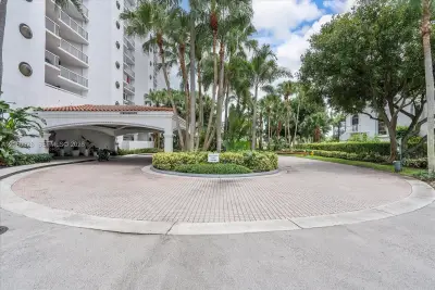 3610 Yacht Club Dr #1114, Aventura: photo 1 of 69
