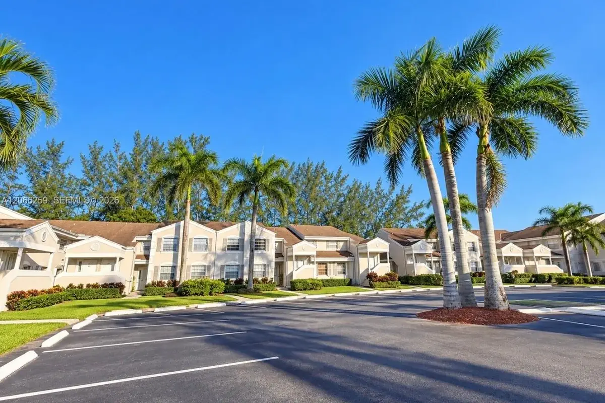 2224 SE 27 Dr #201 C, Homestead: photo 1 of 12