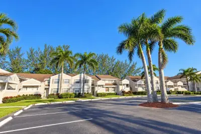 2224 SE 27 Dr #201 C, Homestead: photo 1 of 12