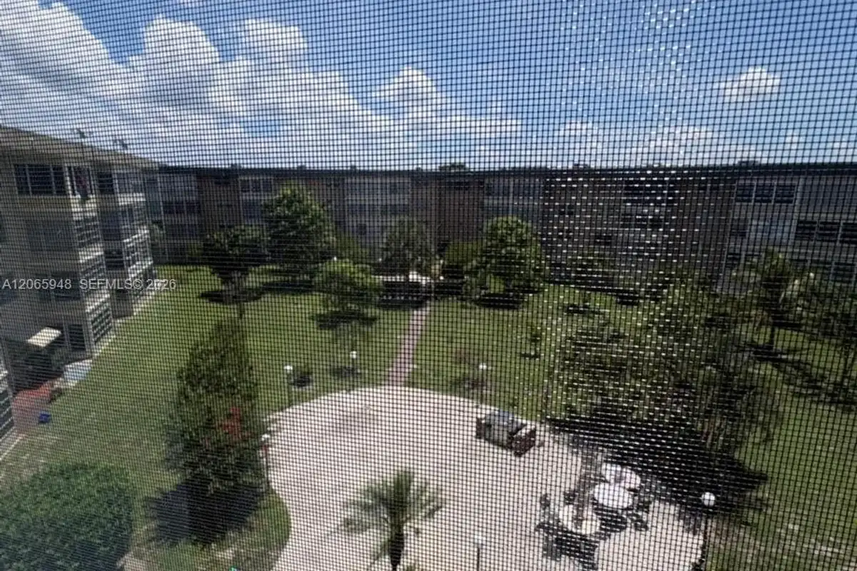 3091 NW 46th Ave #407C, Lauderdale Lakes: photo 1 of 20
