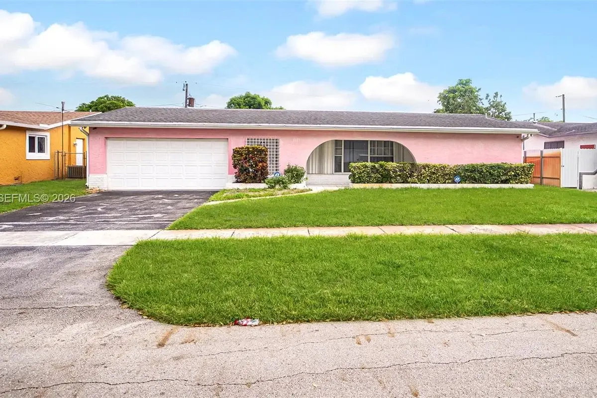 3317 Garnet Rd, Miramar: photo 1 of 41
