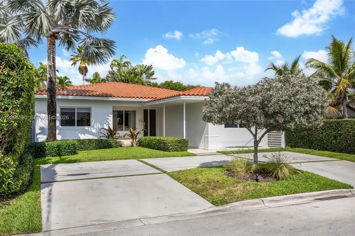 8950 Byron Ave, Surfside: photo 1 of 12