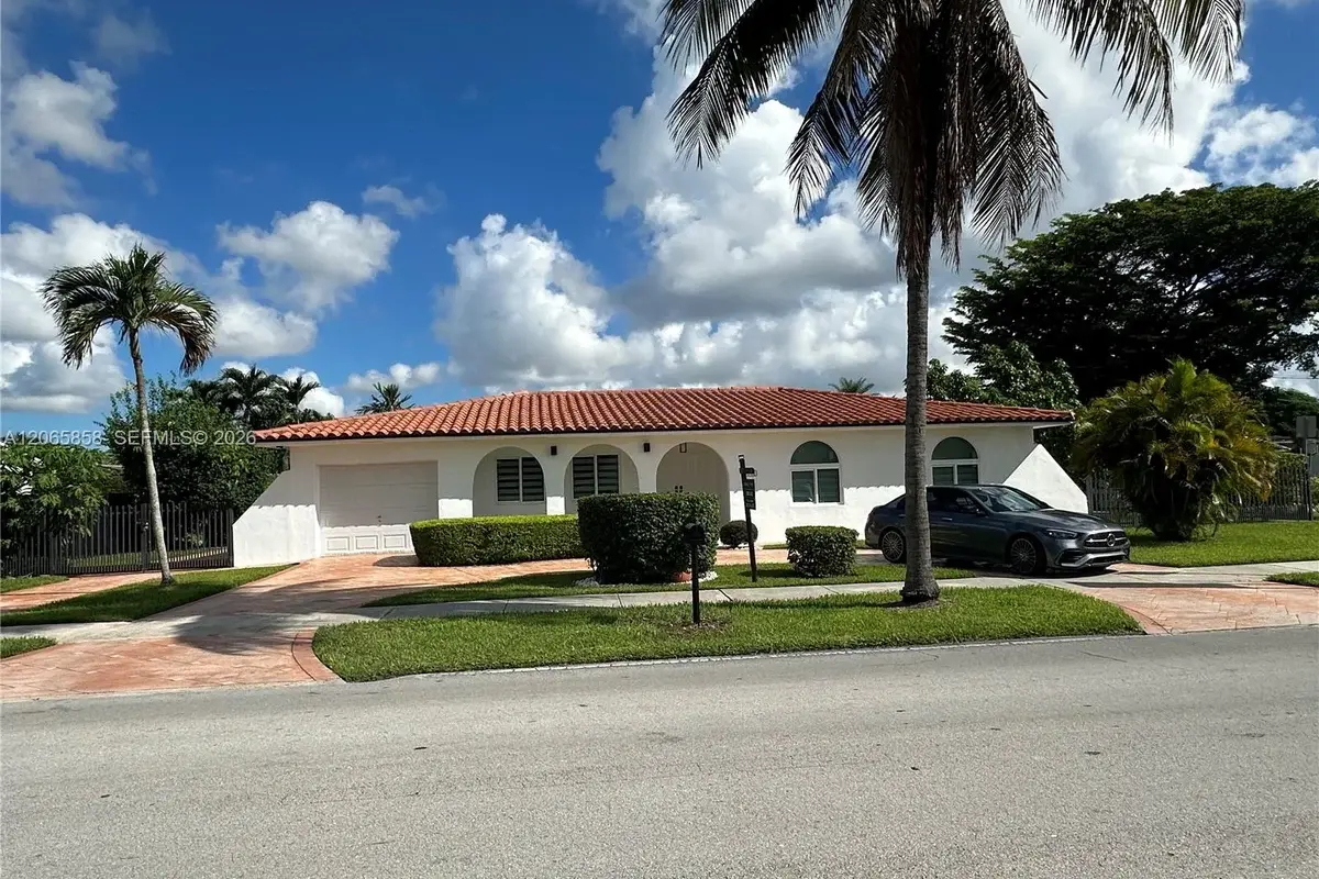 9461 SW 62nd St, Miami: photo 1 of 23