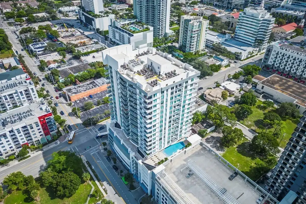 315 NE 3rd Ave #2009, Fort Lauderdale: photo 1 of 21