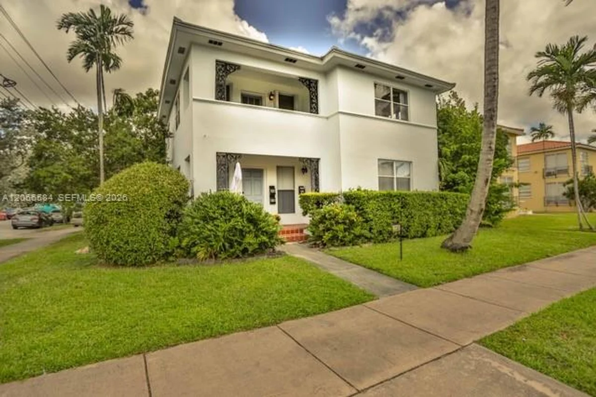 47 Sidonia Ave, Coral Gables: photo 1 of 27