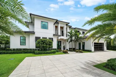 830 Lake Shore Dr, Delray Beach: photo 1 of 101