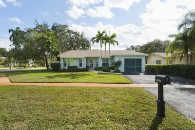 10308 Greenbriar Ct, Boca Raton: photo 1 of 24