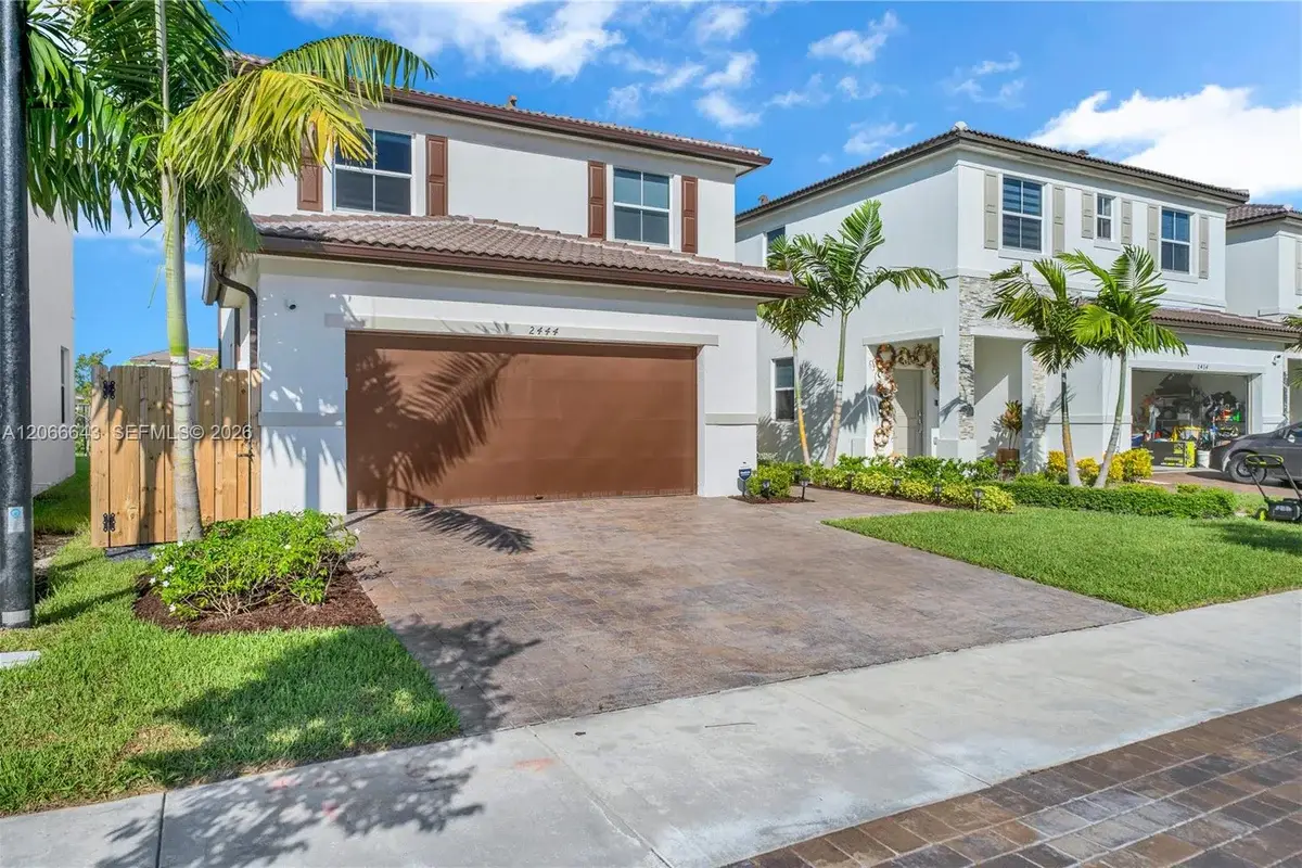2444 SE 24th Ave, Homestead: photo 1 of 58