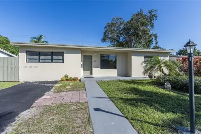 1191 NE 175th St, North Miami Beach: photo 1 of 1
