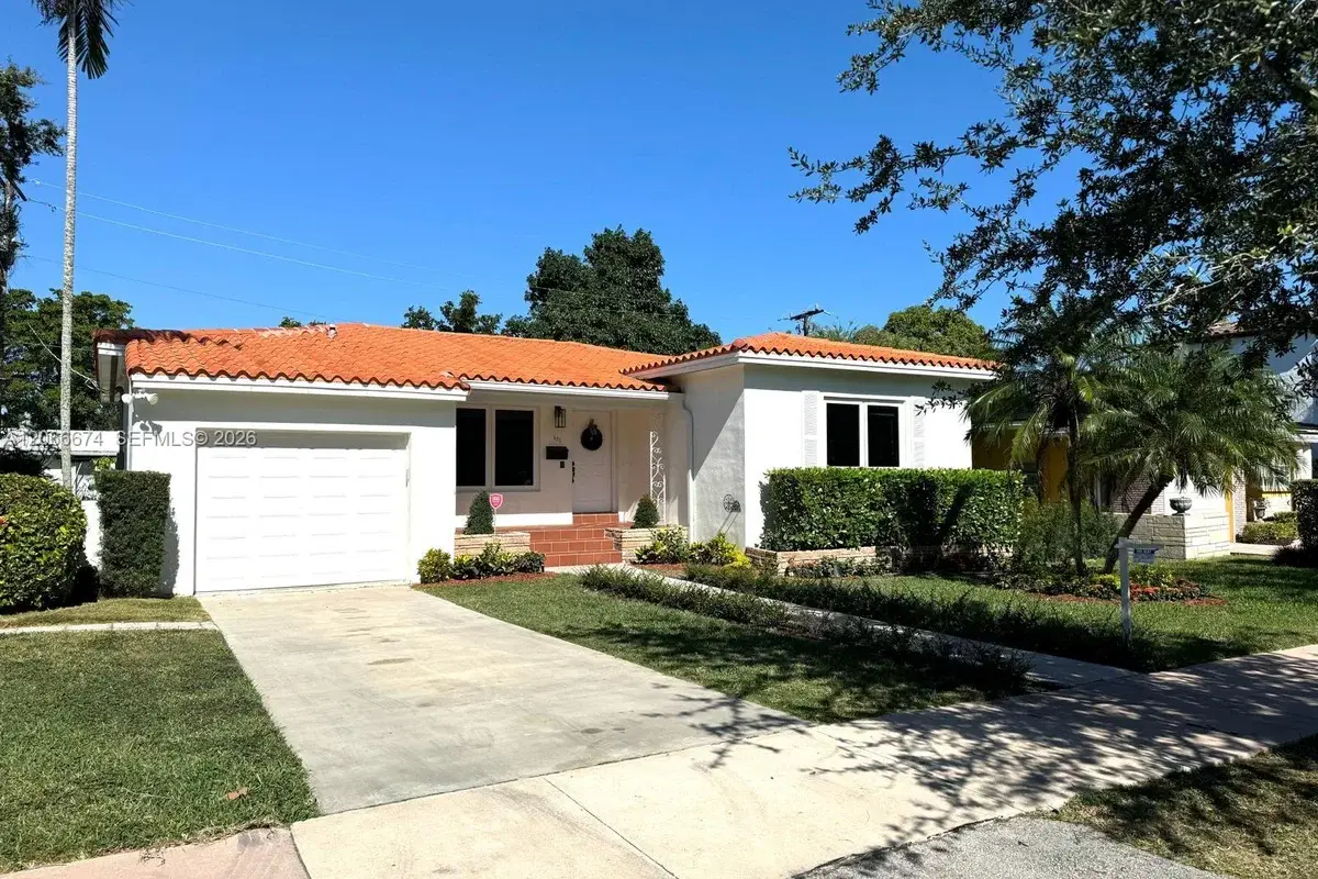 431 Candia Ave, Coral Gables: photo 1 of 47