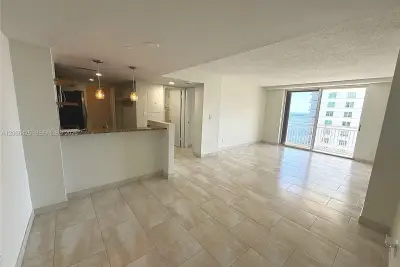 770 Claughton Island Dr #1914, Miami: photo 1 of 27