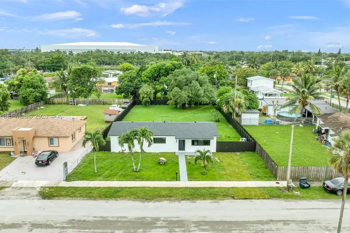 2600 NW 205th St, Miami Gardens: photo 1 of 43