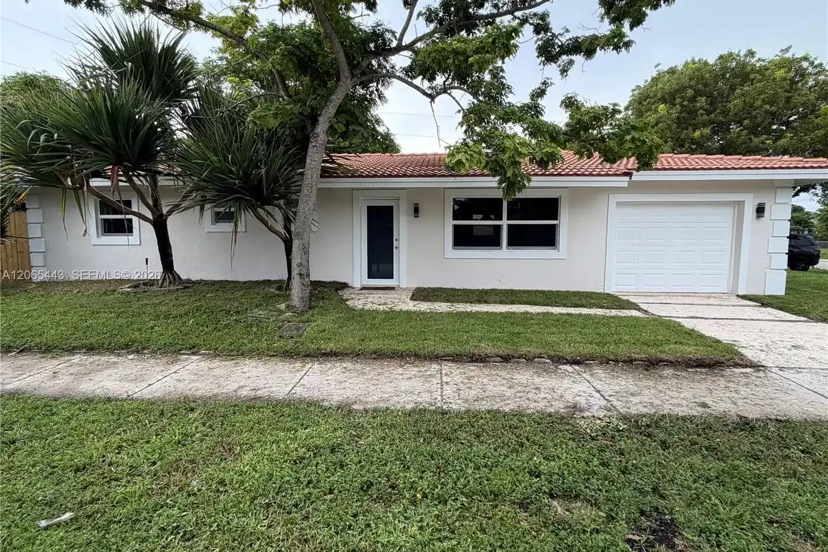 110 NE 17th Ct, Pompano Beach: photo 1 of 27