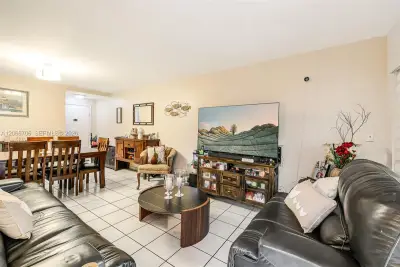 10245 NW 9th St Cir #102-9, Miami: photo 1 of 40