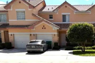 2140 SW 87th Way, Miramar: photo 1 of 20